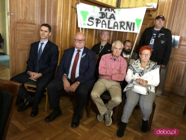 Nie dla spalarni w Bielawie! Mieszkańcy na sesji RM w Bielawie!