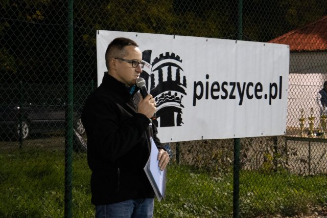 Nocny turniej piłki nożnej o Puchar Burmistrza Miasta Pieszyce 