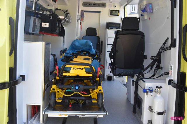 Nowy ambulans w Szpitalu Powiatowym w Dzierżoniowie
