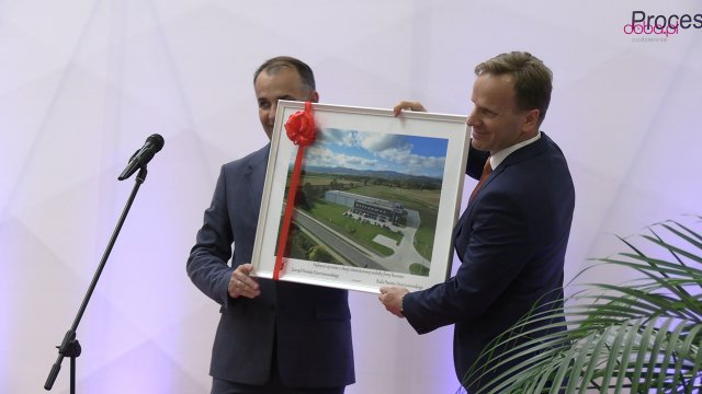 Otwarcie zakładu Beewatec na SSE w Dzierżoniowie