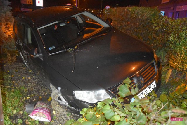 Volkswagenem wjechał w ogrodzenie