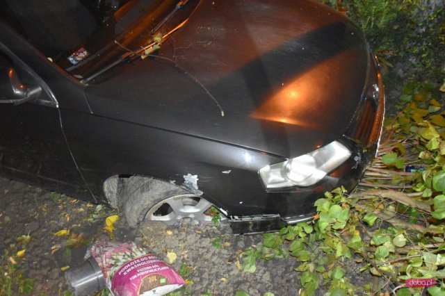 Volkswagenem wjechał w ogrodzenie
