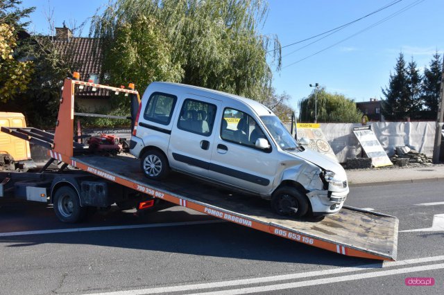 Renault uderzyło w latarnię