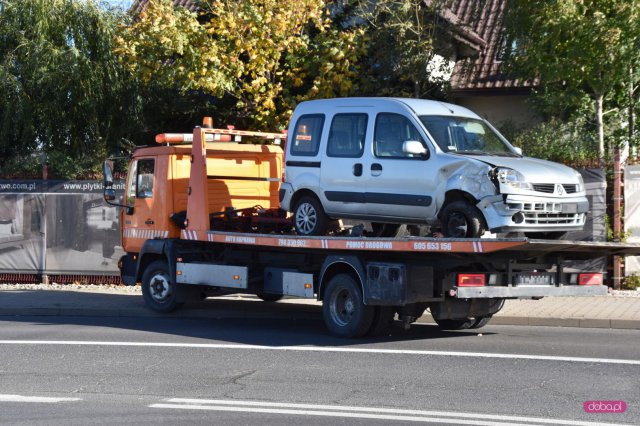 Renault uderzyło w latarnię