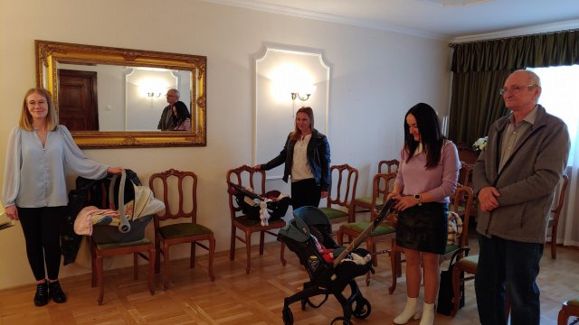 Wyprawki dla nowo narodzonych dzieci w gminie Łagiewniki