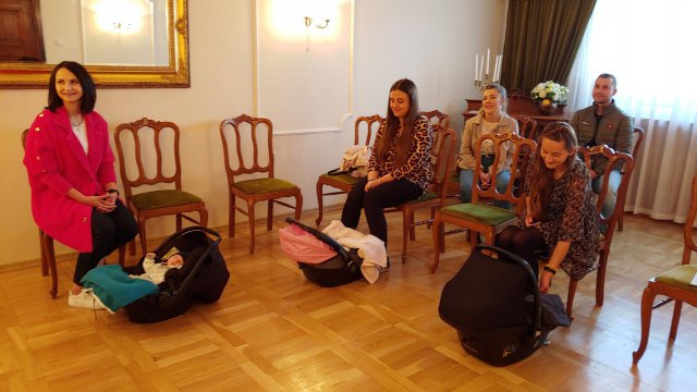 Wyprawki dla nowo narodzonych dzieci w gminie Łagiewniki