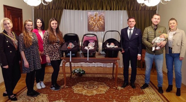 Wyprawki dla nowo narodzonych dzieci w gminie Łagiewniki