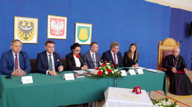 Ks. Stanisław Kucharski Honorowym Obywatelem Gminy Łagiewniki