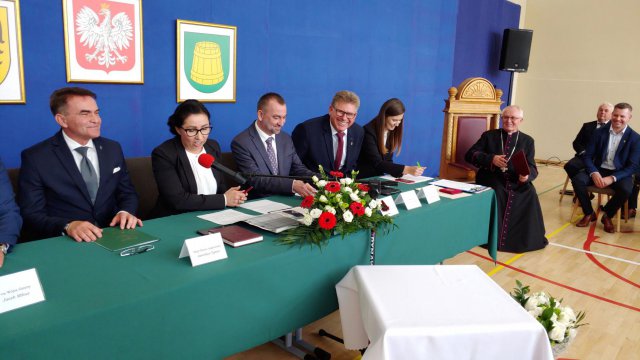 Ks. Stanisław Kucharski Honorowym Obywatelem Gminy Łagiewniki