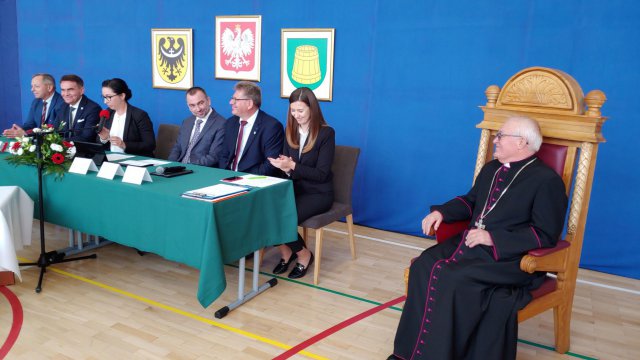 Ks. Stanisław Kucharski Honorowym Obywatelem Gminy Łagiewniki