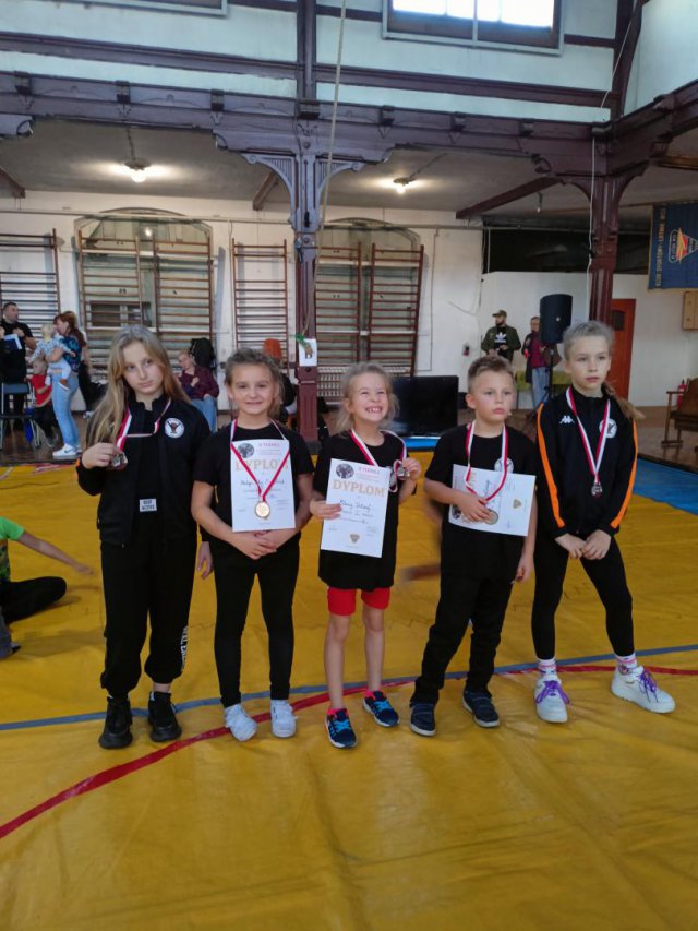 Dobry występ zapaśników SOWA Pieszyce na turnieju we Wrocławiu