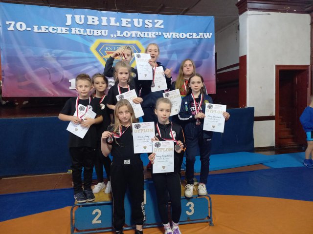Dobry występ zapaśników SOWA Pieszyce na turnieju we Wrocławiu