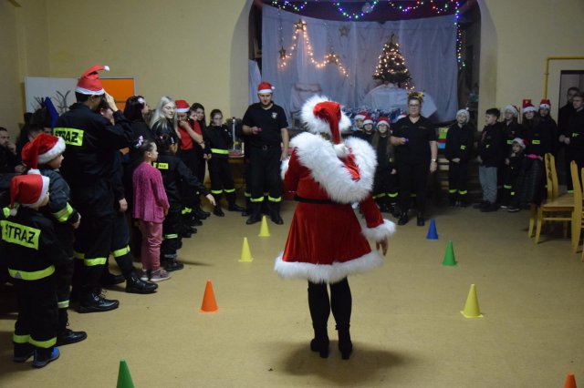 Mikołaj u Młodzieżowych Drużyn Pożarniczych