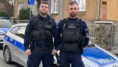 Bielawscy policjanci Zespołu Patrolowo-Interwencyjnego uratowali ludzkie życie