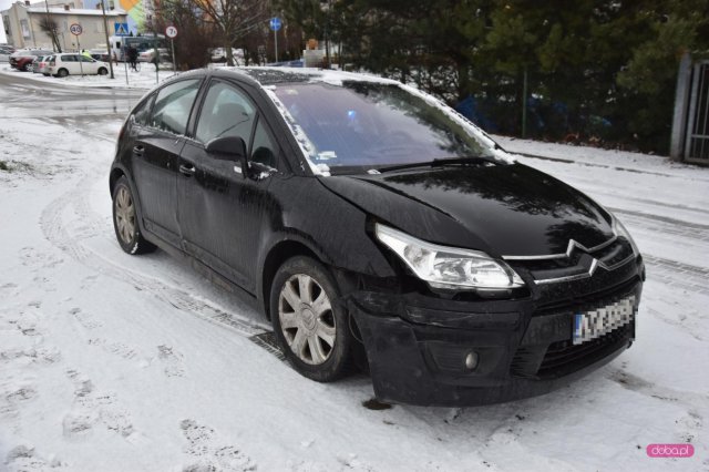 Zderzenie pojazdów na ul. Korczaka w Dzierżoniowie