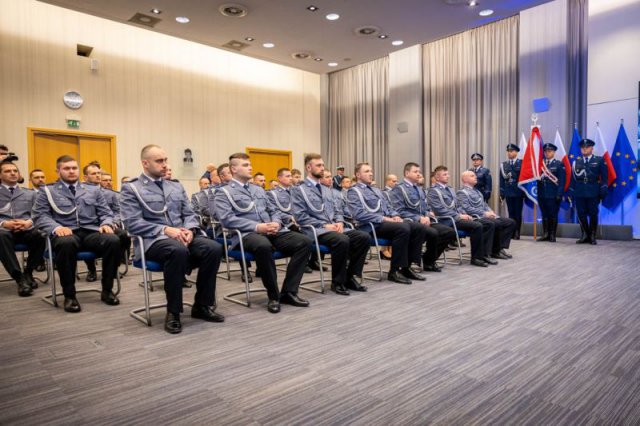 24 dolnośląskich policjantów wyróżnionych odznaką imienia podkomisarza Policji Andrzeja Struja