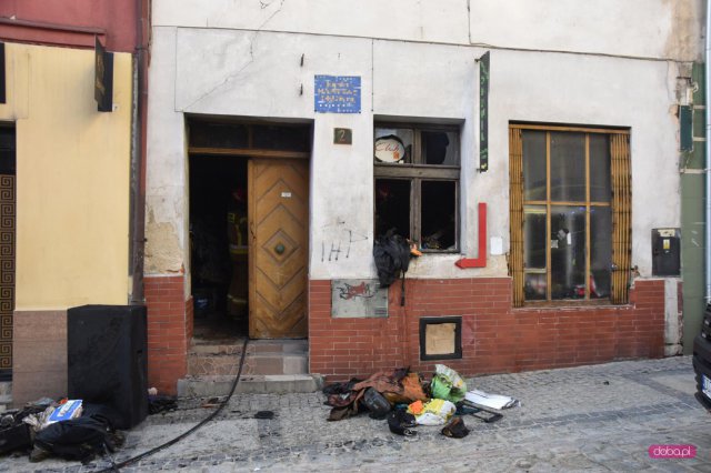Pożar na Krasickiego w Dzierżoniowie. Jedna osoba ciężko ranna - LPR w akcji!