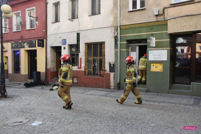 Pożar na Krasickiego w Dzierżoniowie. Jedna osoba ciężko ranna - LPR w akcji!