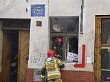 Pożar na Krasickiego w Dzierżoniowie. Jedna osoba ciężko ranna - LPR w akcji!