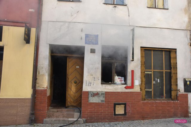 Pożar na Krasickiego w Dzierżoniowie. Jedna osoba ciężko ranna - LPR w akcji!