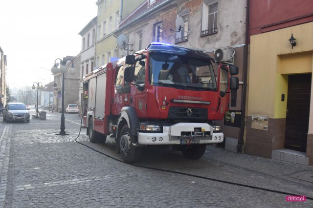 Pożar na Krasickiego w Dzierżoniowie. Jedna osoba ciężko ranna - LPR w akcji!