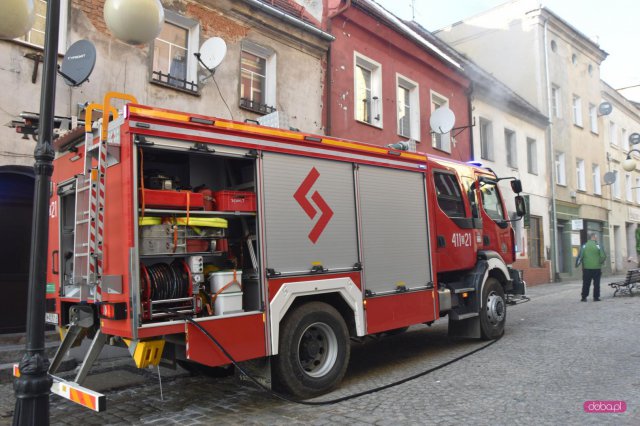Pożar na Krasickiego w Dzierżoniowie. Jedna osoba ciężko ranna - LPR w akcji!