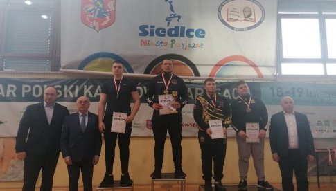 Mariusz Konieczny zdobywa brązowy medal Pucharu Polski w zapasach