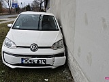 Volkswagenem uderzył w budynek
