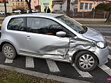 Zderzenie dwóch pojazdów na Świdnickiej w Dzierżoniowie