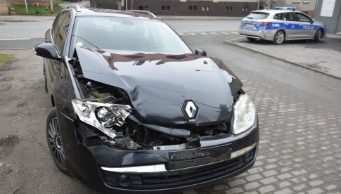 Zderzenie dwóch pojazdów na Piastowskiej w Bielawie