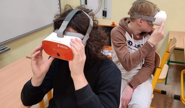 Biologia z okularami VR 