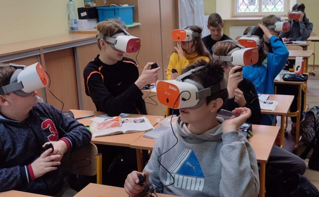 Biologia z okularami VR 