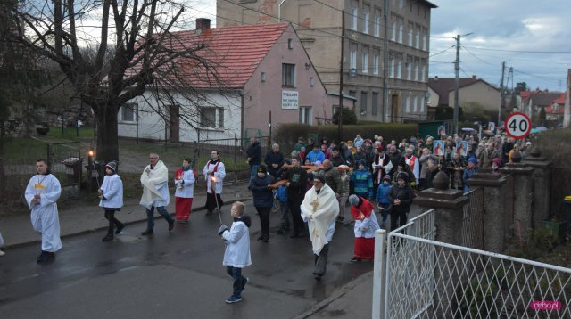 Droga Krzyżowa ulicami Pieszyc