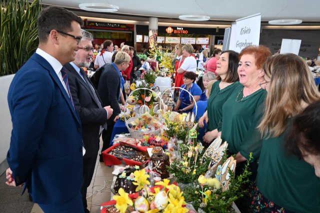 Prezentacja Tradycyjnych Stołów Wielkanocnych, Palm i Pisanek