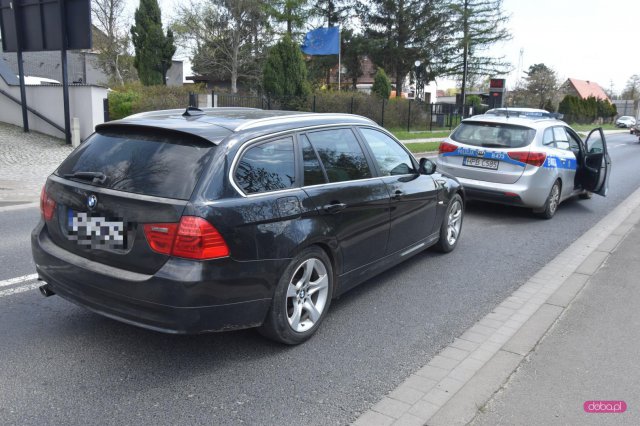 Zderzenie BMW z radiowozem w Dzierżoniowie