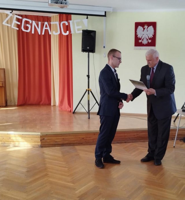 Zakończenie roku szkolnego dla klas maturalnych szkół ponadpodstawowych