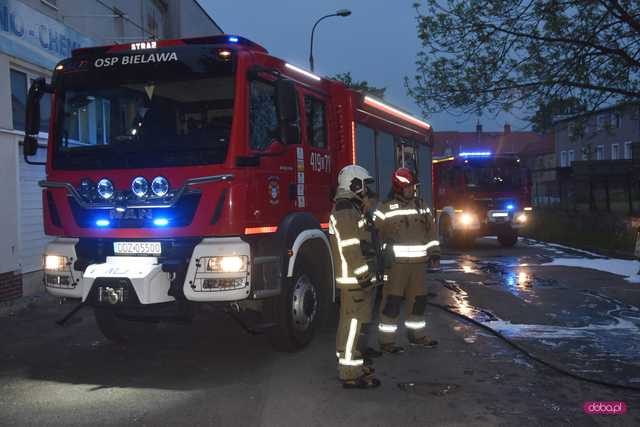 Pożar mercedesa w Bielawie