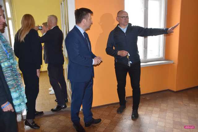 Ministrowie z wizytą w Bielawie. 4 mln zł na remont mieszkań