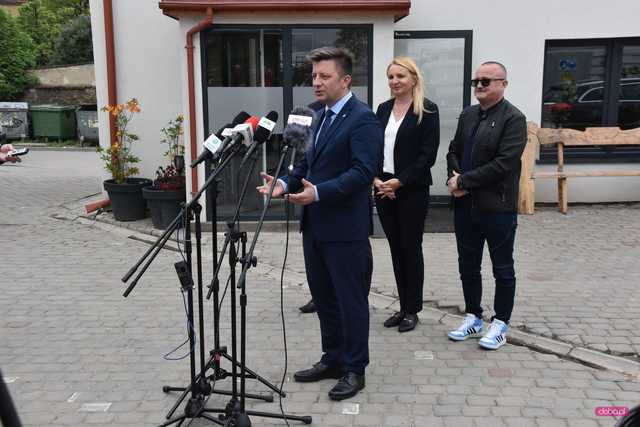 Ministrowie z wizytą w Bielawie. 4 mln zł na remont mieszkań