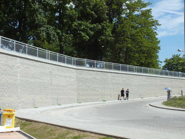 Park handlowy przy ul. Prochowej w Dzierżoniowie zaburza zabytkową architekturę? 