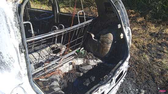 Spłonął samochód na drodze Dobrocin - Byszów