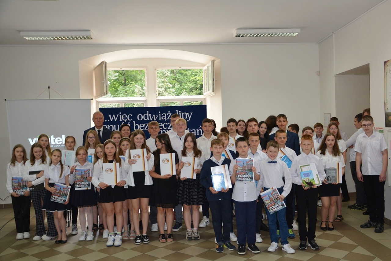 Zakończenie roku szkolnego w placówkach oświatowych gminy wiejskiej Dzierżoniów