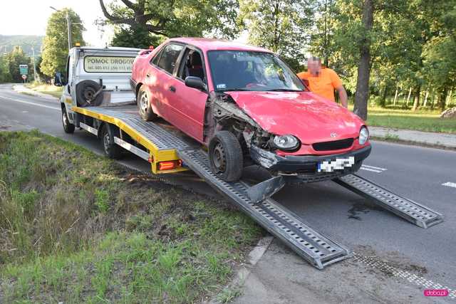 Pijany kierowca toyoty uderzył w przepust 