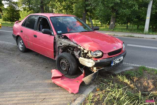 Pijany kierowca toyoty uderzył w przepust 