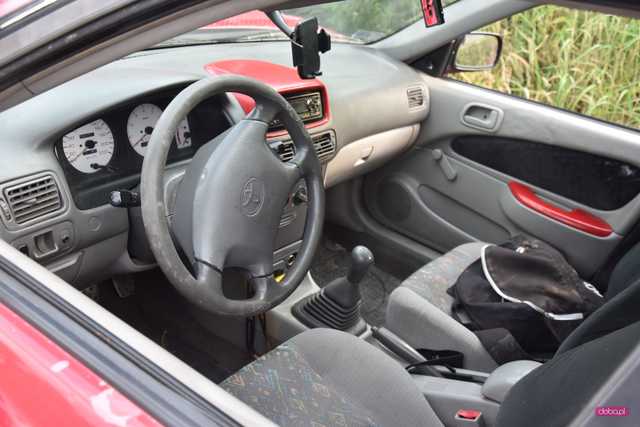 Pijany kierowca toyoty uderzył w przepust 