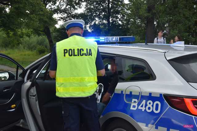Pijany kierowca toyoty uderzył w przepust 