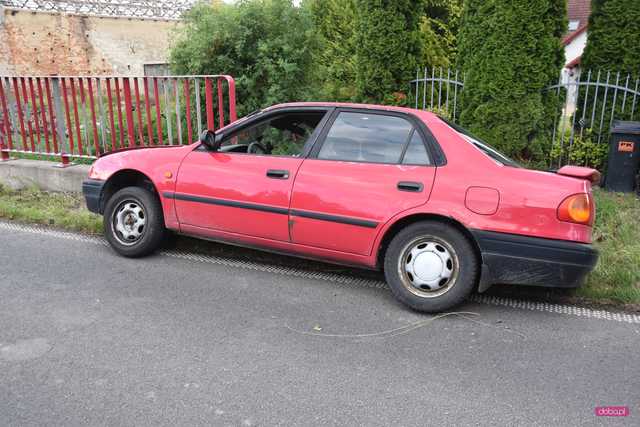 Pijany kierowca toyoty uderzył w przepust 