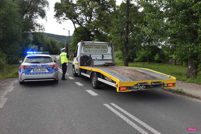 Pijany kierowca toyoty uderzył w przepust 