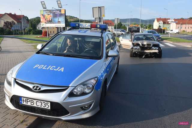 Bmw uderzyło w lampę