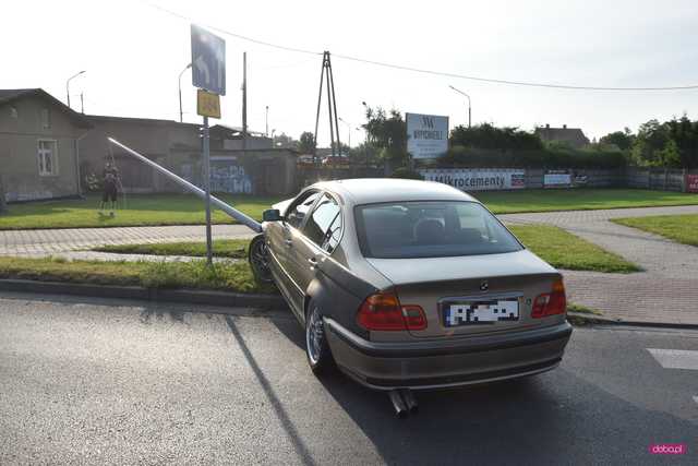 Bmw uderzyło w lampę